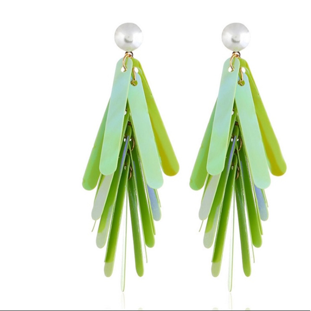 Elephant green tassel earrings🏖